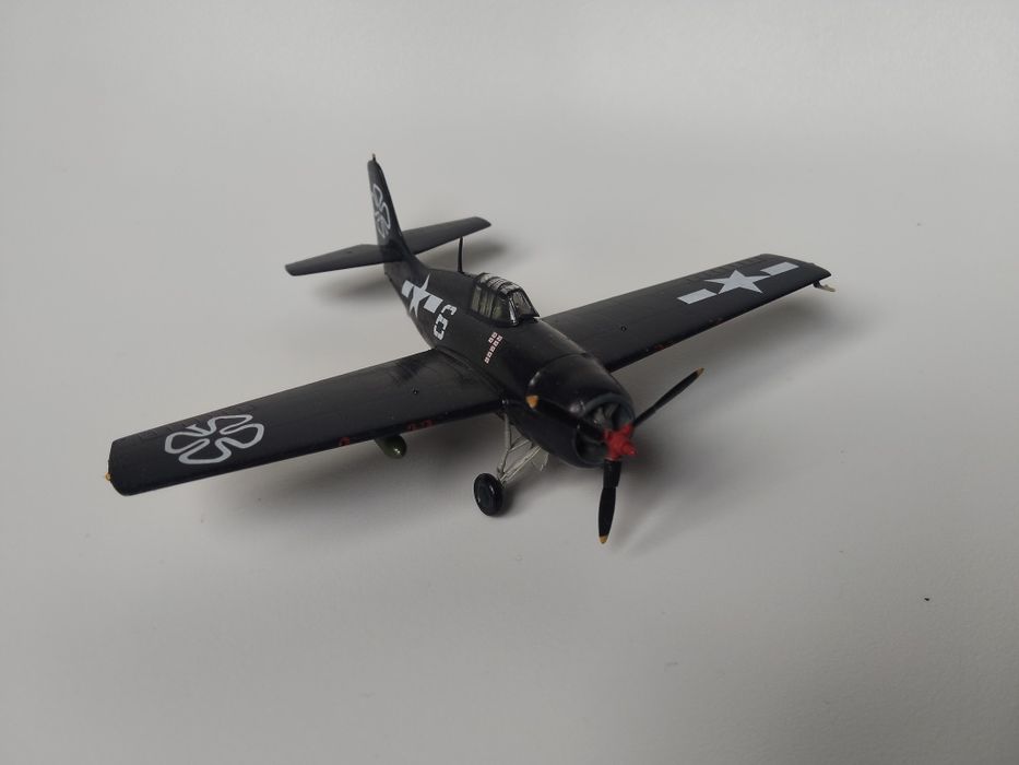 Sklejony model plastikowy samolot FM-2 Wildcat 1:72