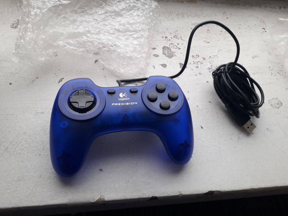 GAMEPAD "logitech" PLUG AND PLAY precision
