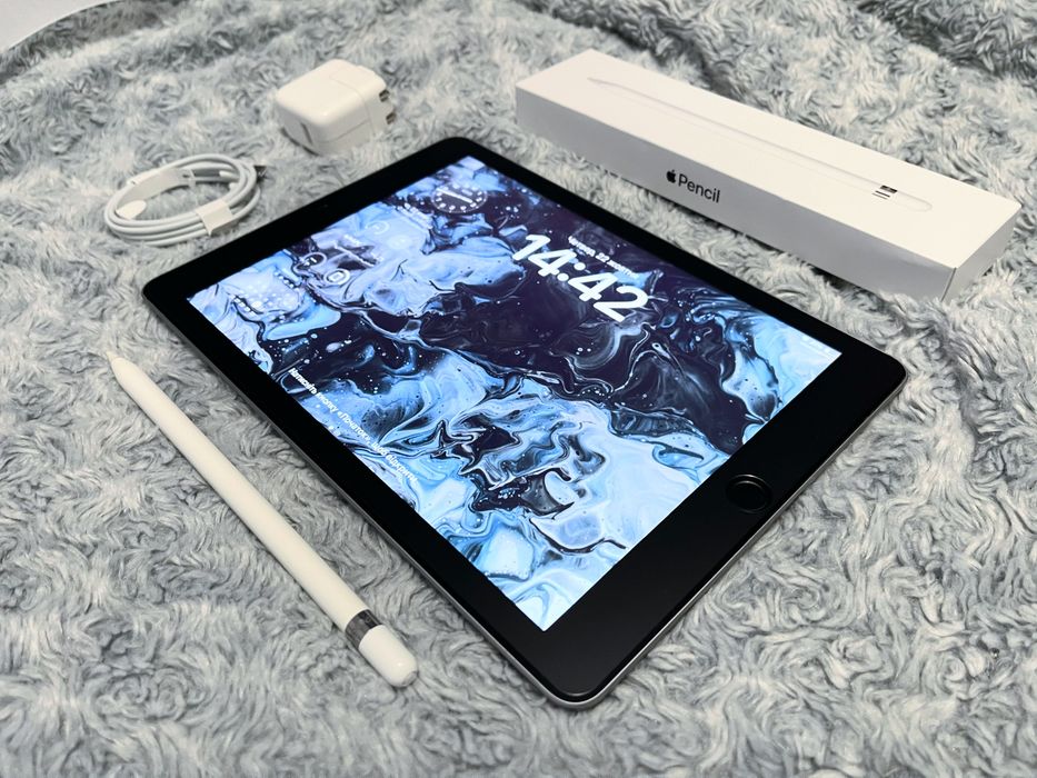 IPad 6 (128 gb) wi-fi, шикарное состояние + стекло! А1822