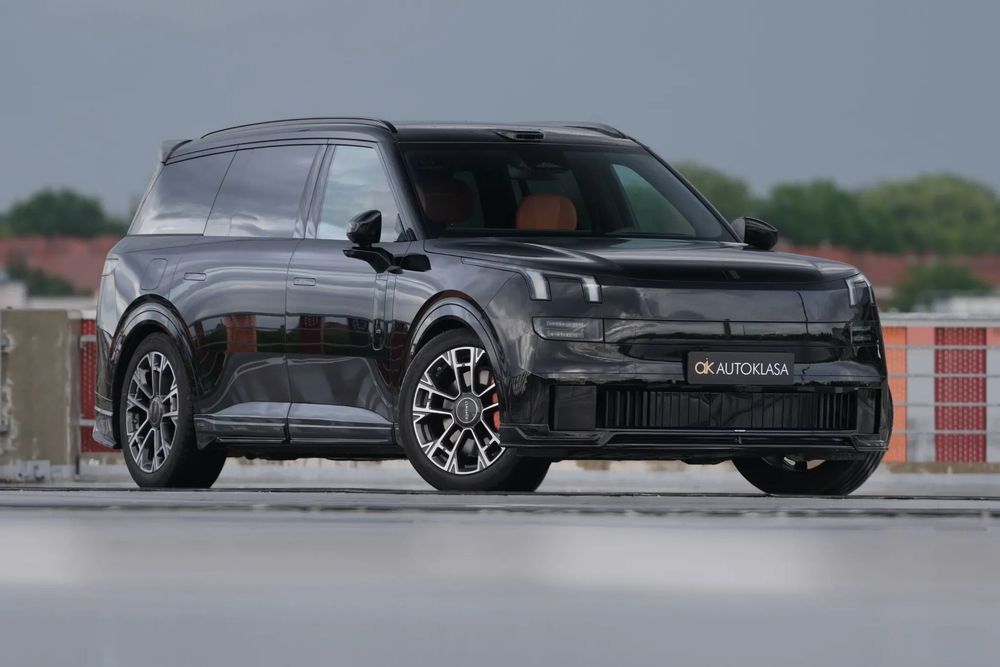 Lynk & Co 900