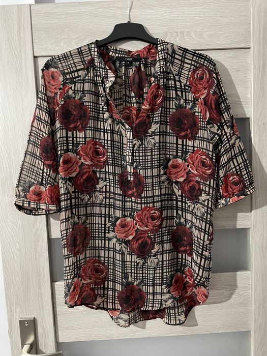 Lekka koszula w kwiatowy wzór