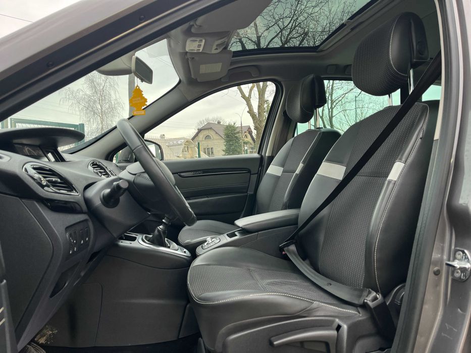 Renault Megane Scenic 2012