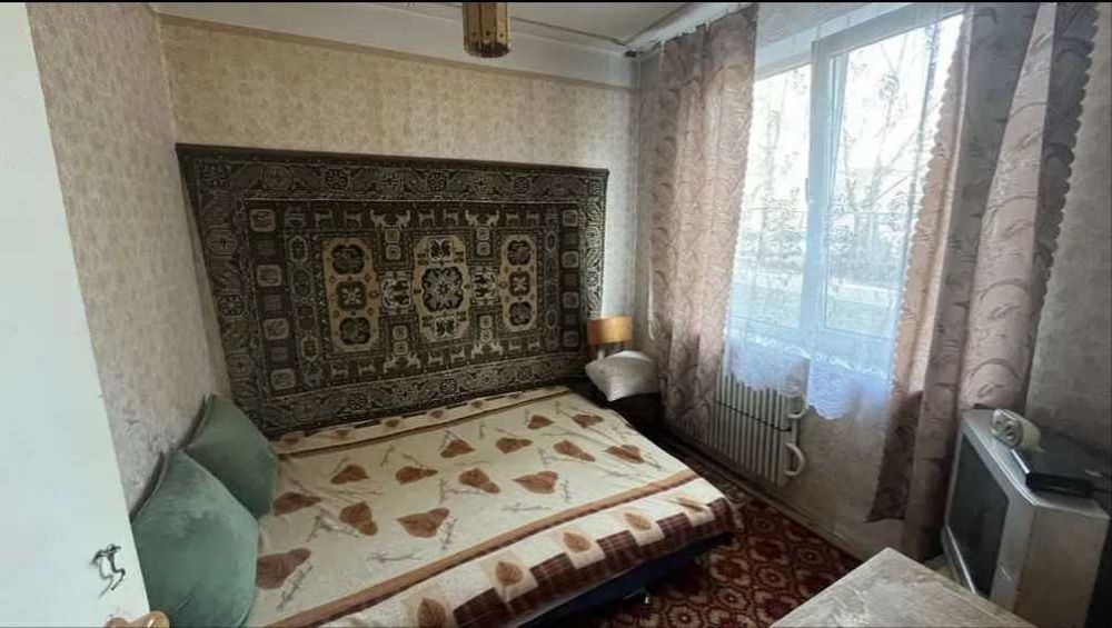 Продам 4-х комнатную квартиру, под ремонт, по хорошей цене, 71м. возле метро Студенческая, DS