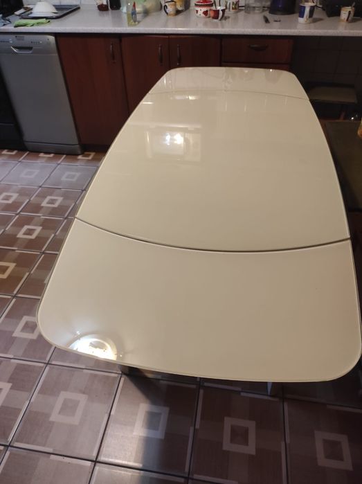 Продам стол стеклянный