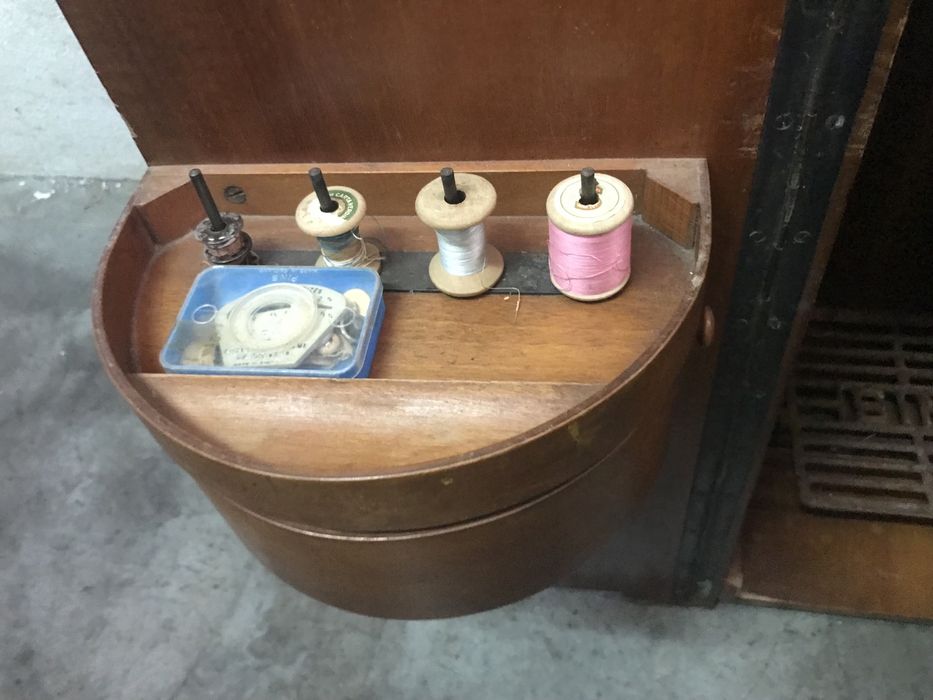 Maquina costura singer com móvel