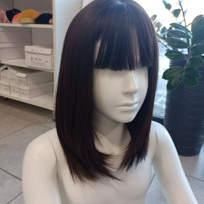 Продам парик,використовувався лише на вітрині у магазині