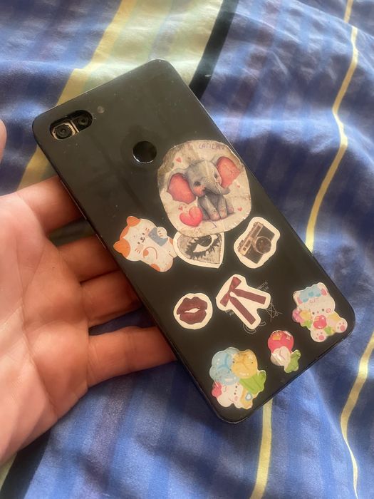 Продам лот Xiaomi Mi9 SE, Mi 8 Lite Redmi 9 nfc Redmi 10A