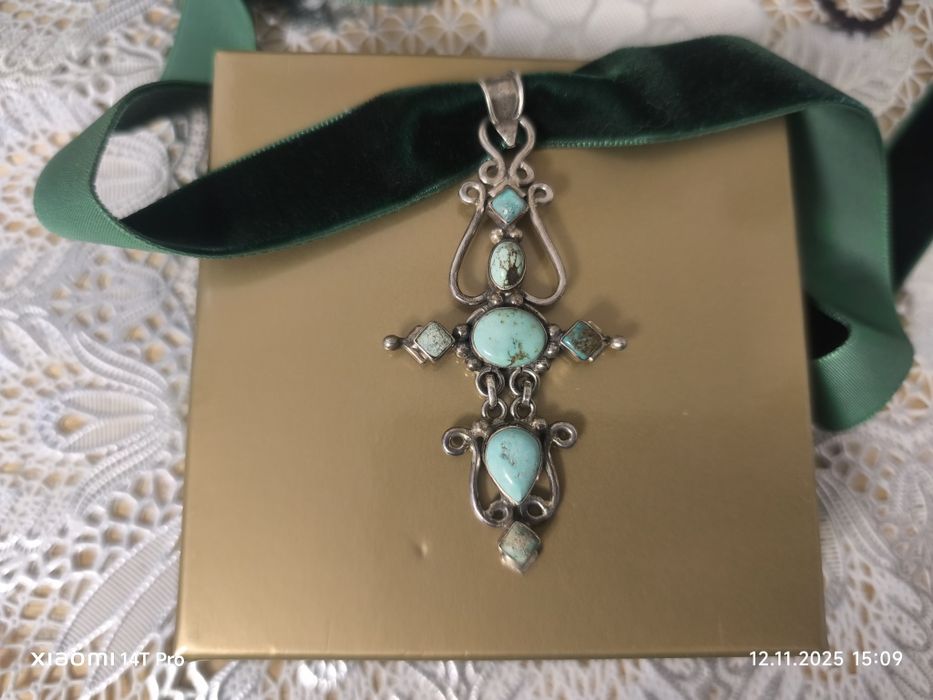 Вінтажний срібний хрест, з бірюзою