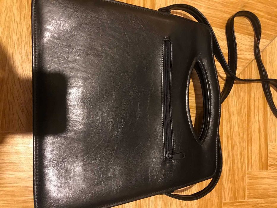 Продам кожаную женскую сумочку.