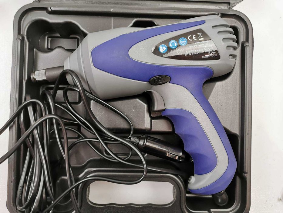 Klucz udarowy NORAUTO 300Nm 12V1/2 2 nasadki