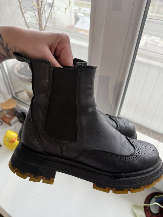 Продам шкіряні челсі 40 р
