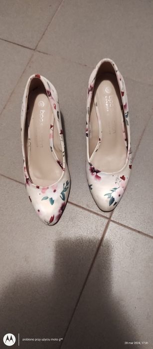 Damskie buty na wysokim obcasie