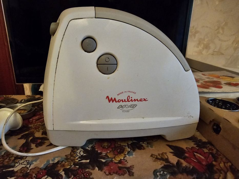 Мясорубка Moulinex ( плюс насадки)