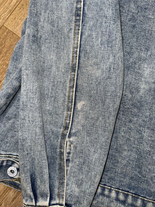 Джинсова куртка жіноча