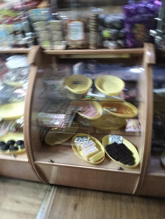 Продам бу мебель для магазину кондитерских виробів