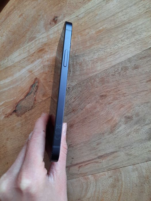 Czarny Iphone 12 stan idealny