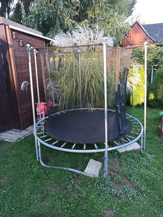 Trampolina dla dziecka