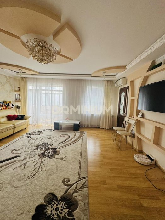 Готова квартира з ремонтом у центрі Виноградова
