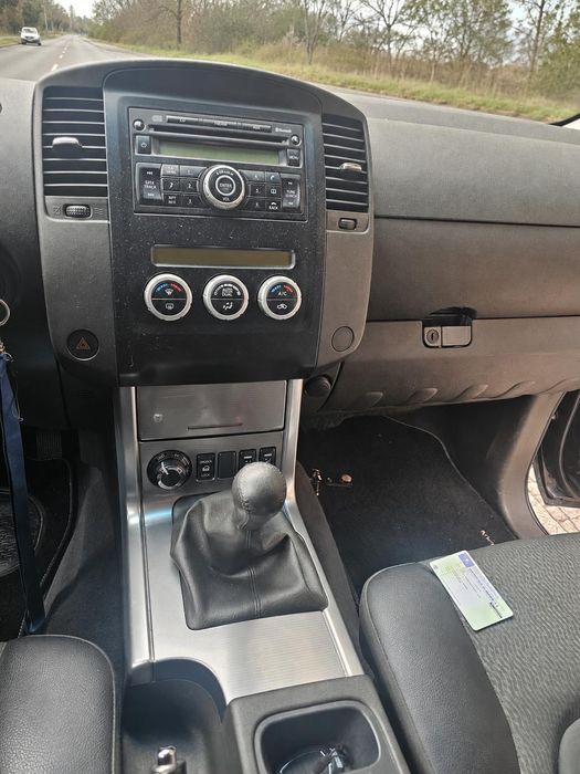 Nissan Navara 2.5 dci 190 cv