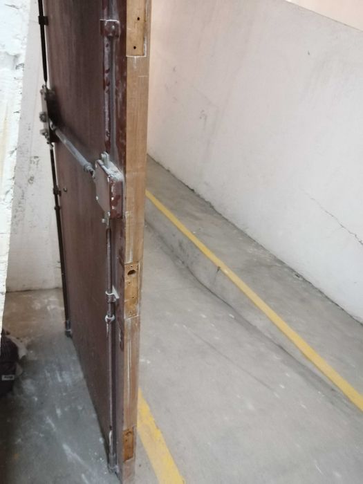 Porta de madeira de excelente qualidade