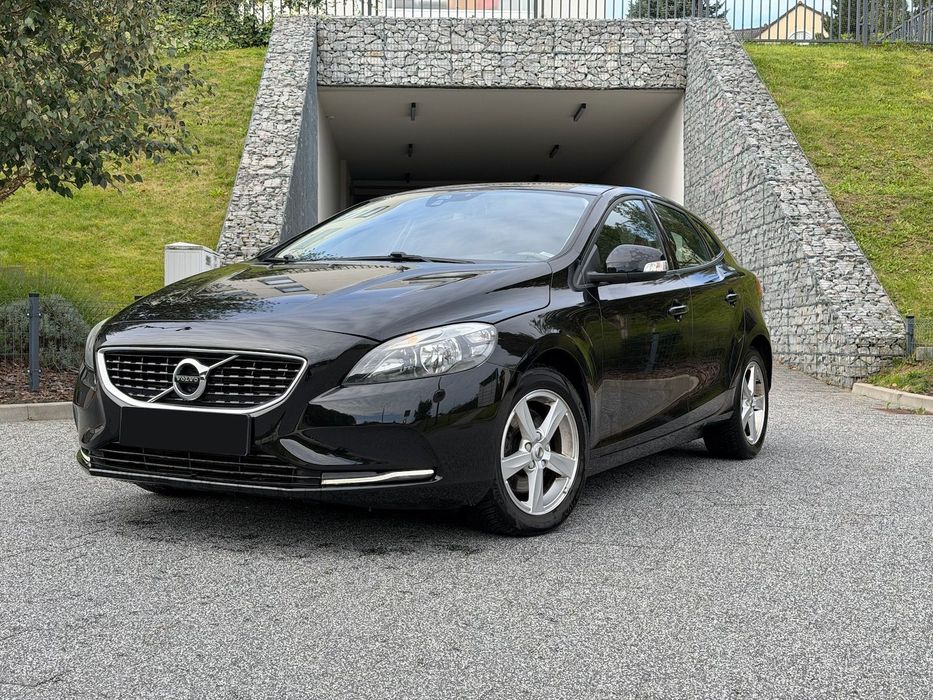 Volvo V40 Volvo V40 T2 2-litrowy silnik benzynowy HAK