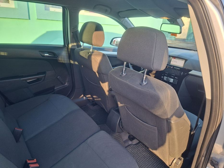 Opel Astra H, 2010 рік