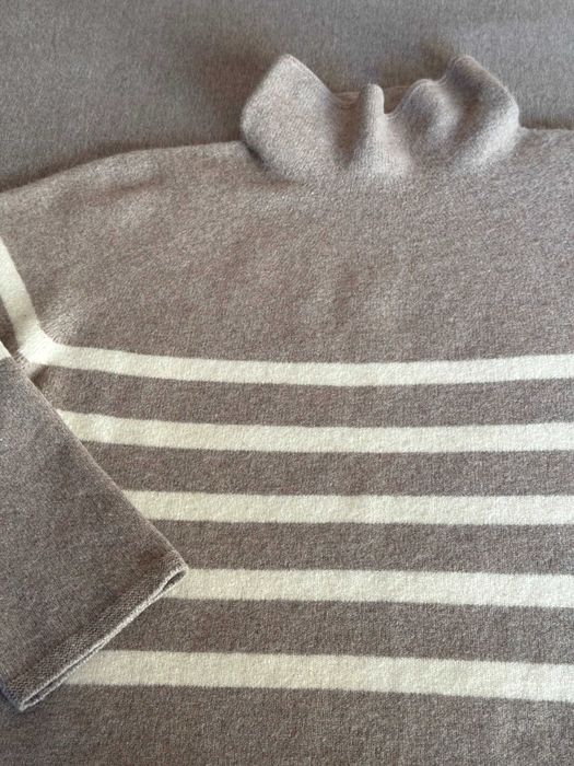 Джемпер светр жіночий UNIQLO майже новий