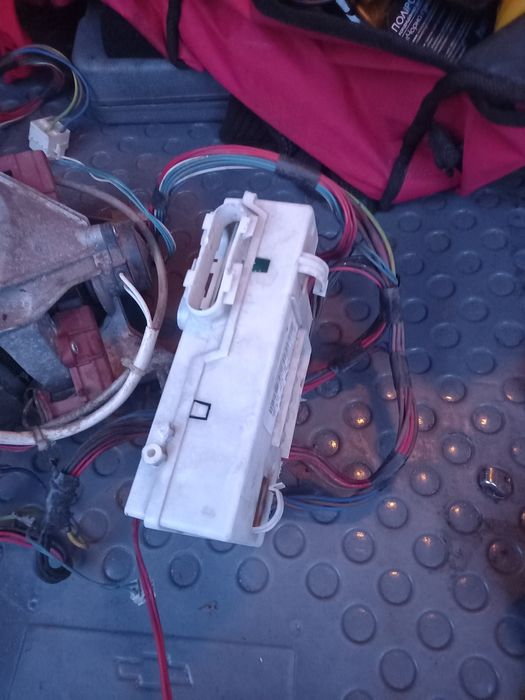 Продам двигун від пральної машинки indesit