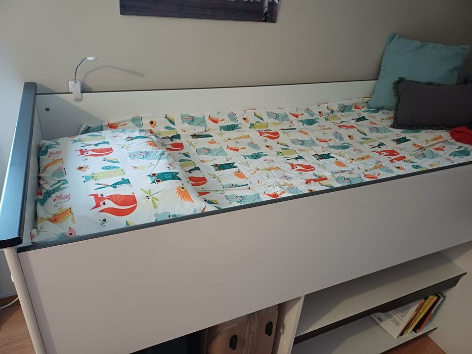 Cama para criança/adolescente