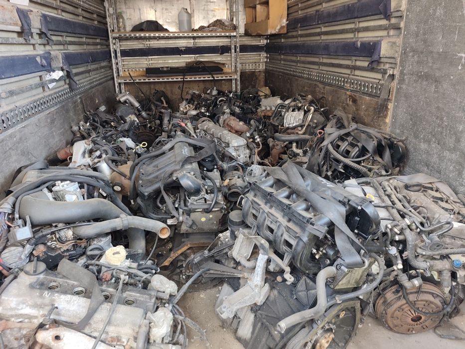 Najazd Mercedes Iveco 609 711 wciągarka kabina HDS 813 808 tylny most resor wał napędowy silnik skrzynia biegów winda drzwi maska szyba lampa fotel