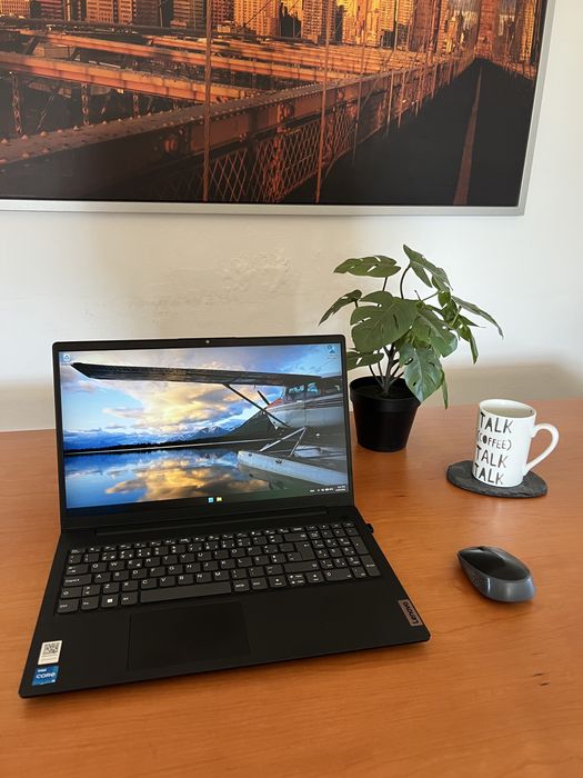 Lenovo V15 | i5 12ª geração | 16GB RAM (2x8GB) 3200Mz | Intel Iris Xe | 250GB SSD