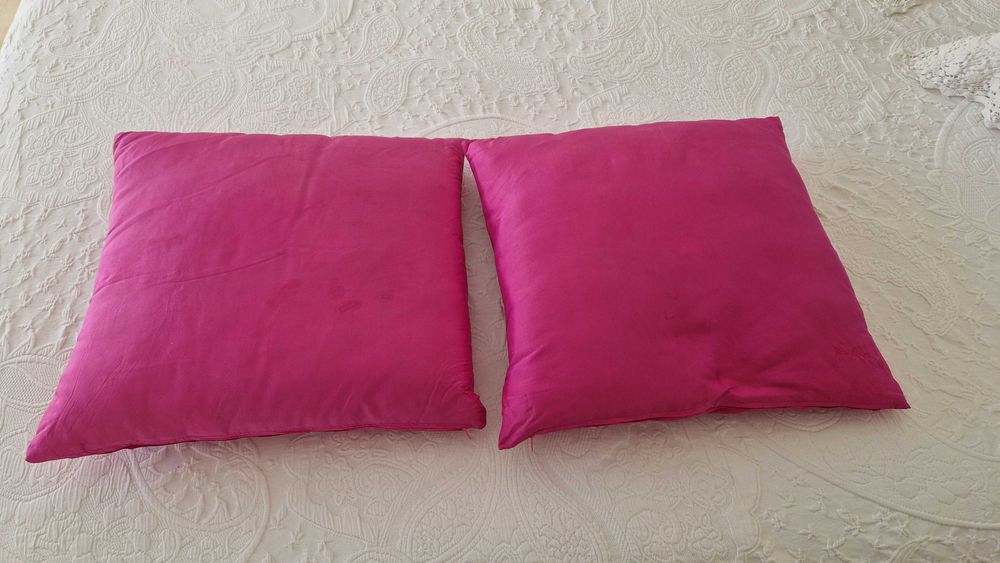 Conjunto 2 almofadas rosa fuschia, com fecho