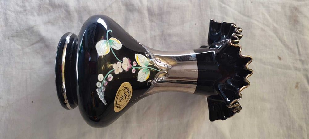 Ваза винтаж чёрное стекло  маленькая