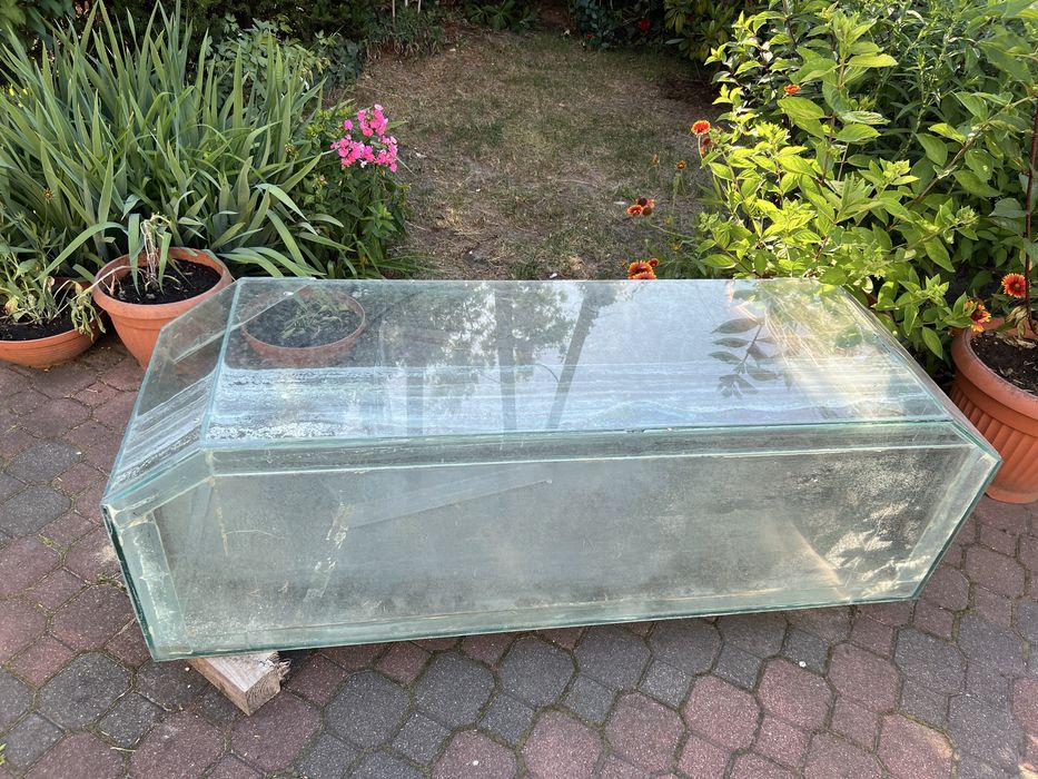 Rezerwacja Oddam bardzo duze akwarium, terrarium