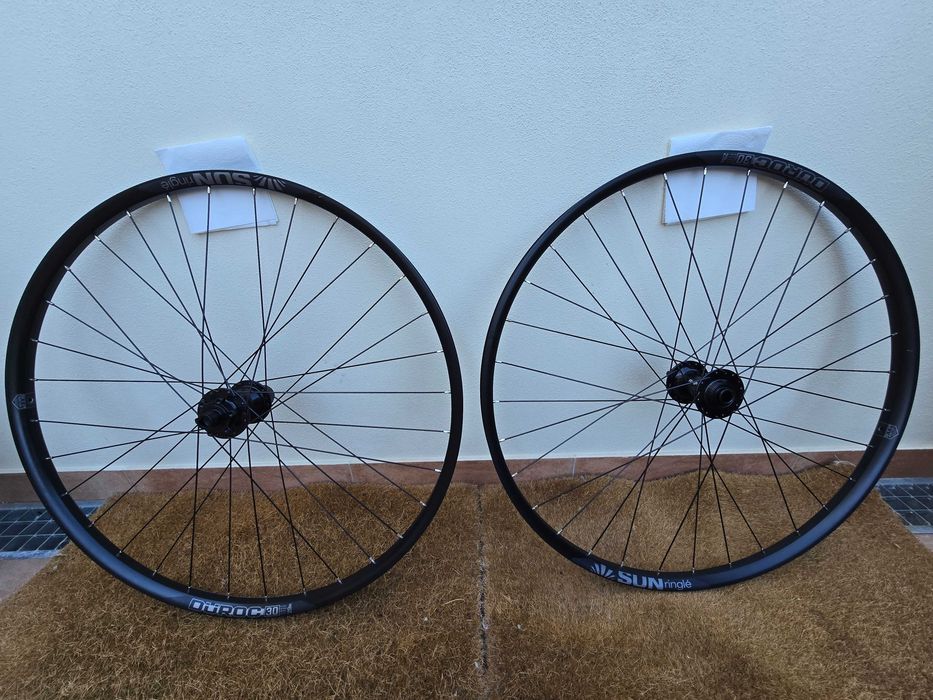 Rodas 29" Boost Sun Ringle Duroc30 (COMO NOVAS)