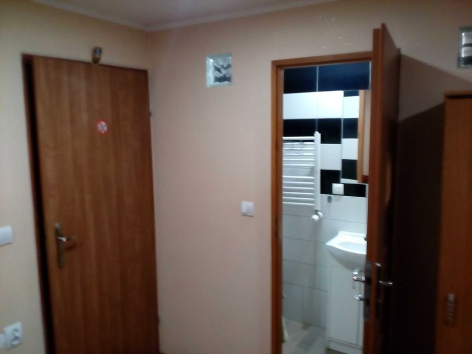 Wynajmę pokòj z łazienką