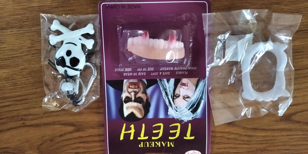 Zestaw Brelok kościotrup +Szczęka wampira + Szczęki wampira, górna. Halloween, karnawał