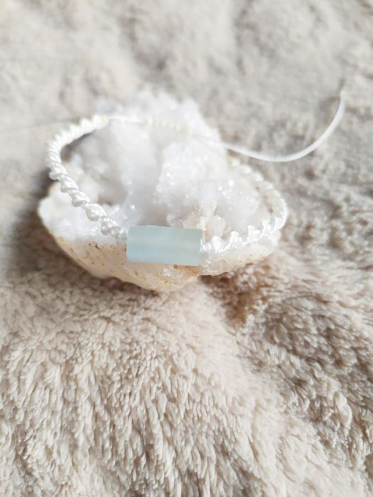 Bransoletka biała z akwamarynem