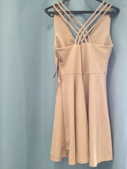 Vestido creme marca Alice & Charlotte