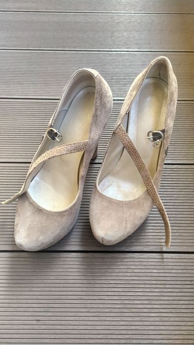 Sapatos altos Bege Camurça