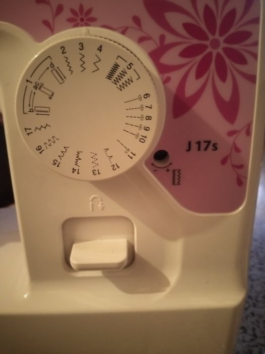 Máquina de costura elétrica, portátil. Marca Sewing machine J 17s