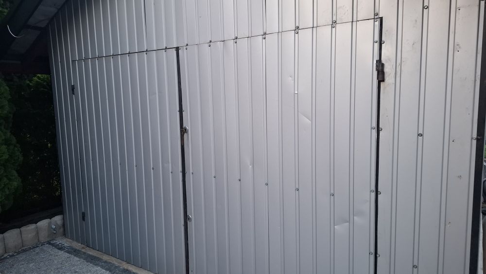 Drzwi garażowe, stalowa konstrukcja, blacha trapezowa