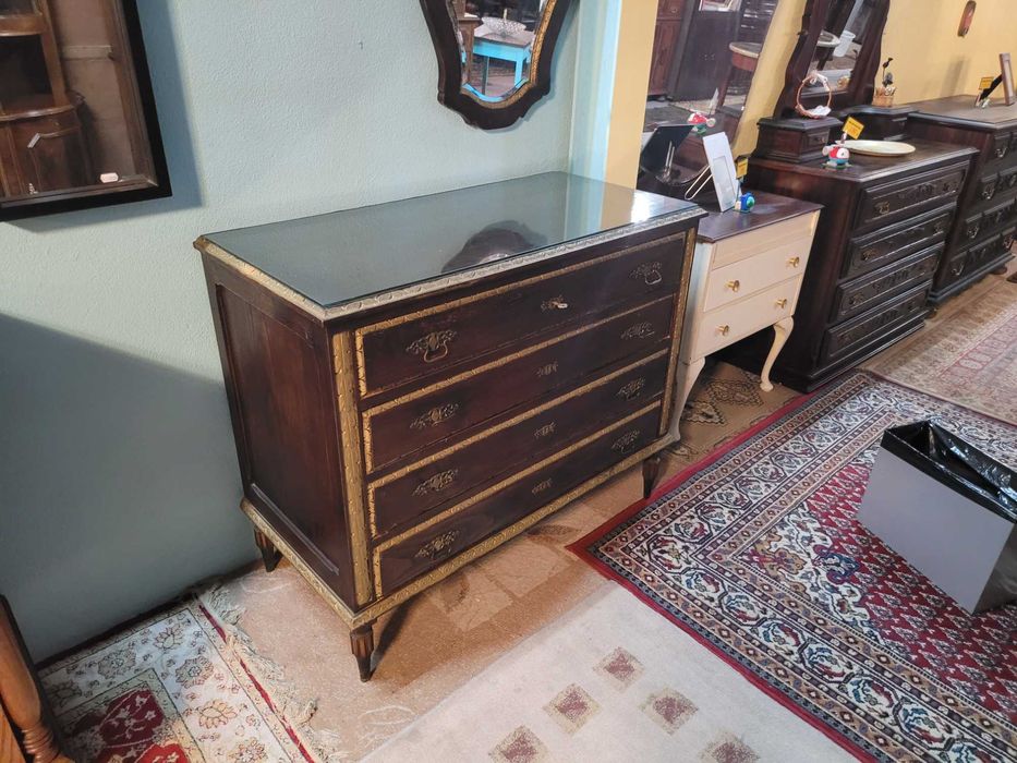 Cómoda antiga em madeira - óptimo estado