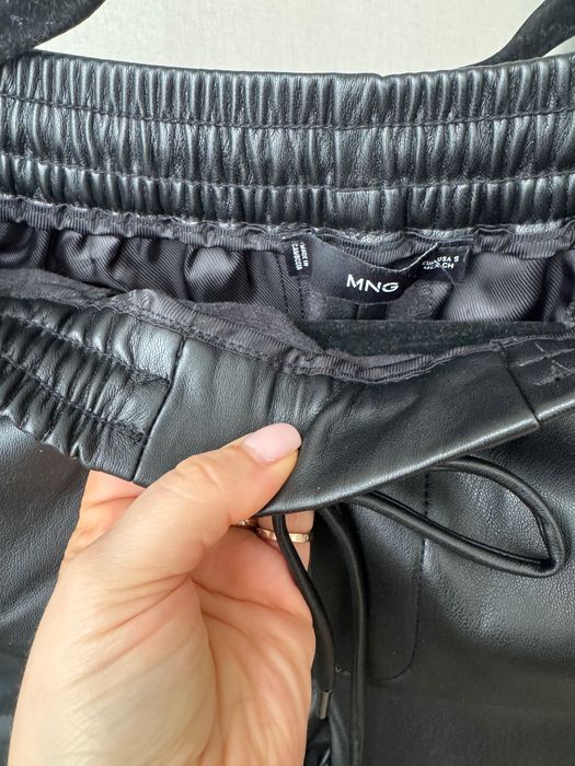 Шкіряні штани Mango