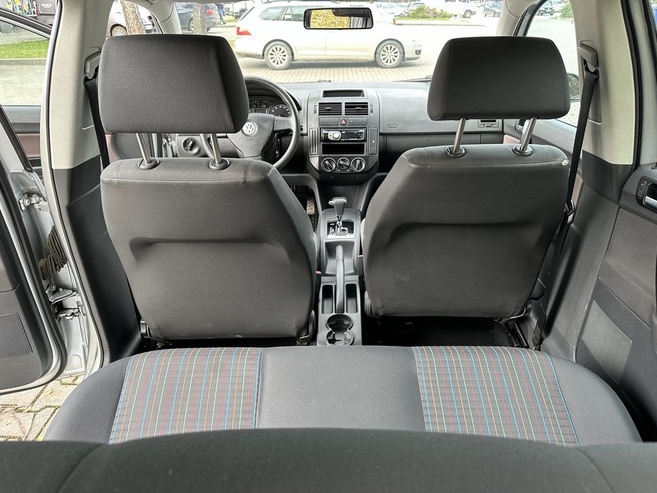 продаю VOLKSWAGEN  polo 2008