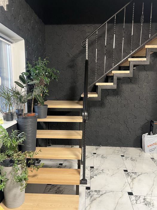 Сходи  Loft, металевий каркас