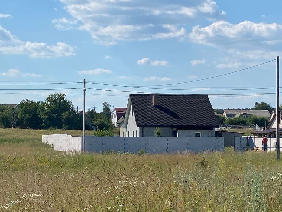 Продаж земельної ділянки в передмісті Києва - Більше