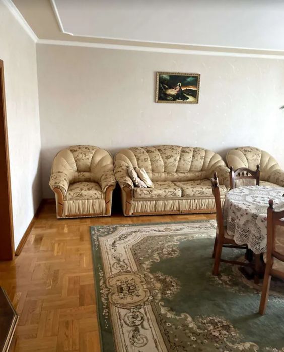 Продаж 3к квартири 116 кв. м на вул. Котляревського