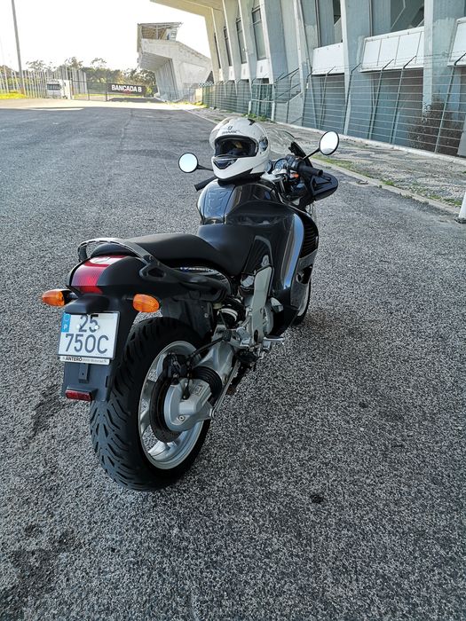 BMW K 1200 RS com check up feito na BMW