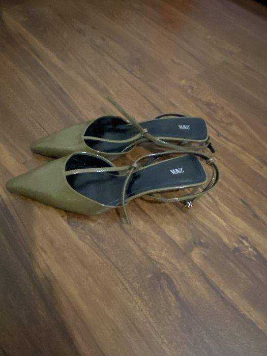 Продам  Босоніжки zara